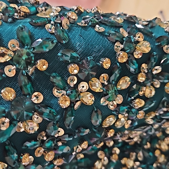 Size 8 emerald green rhinestone jersey prom dress Camille La Vie NWT - Picture 17 of 17